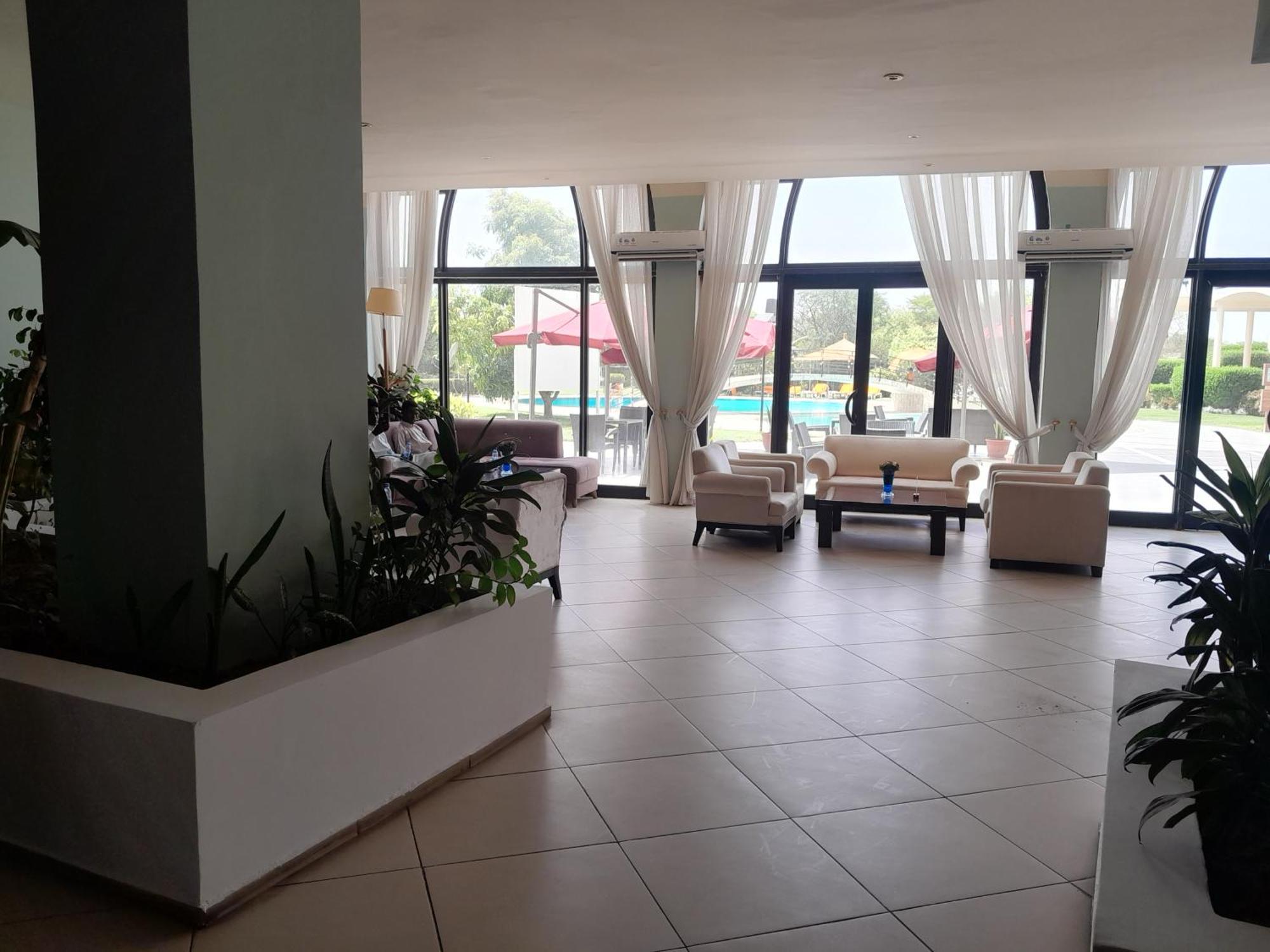 L'Amitie Hotel NʼDjamena Buitenkant foto